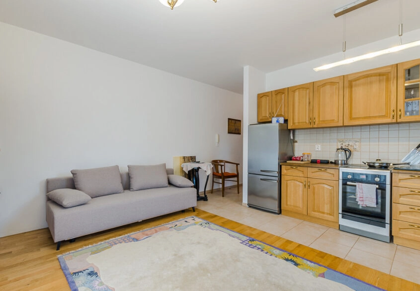 KAWALERKA DLA SINGLA LUB PARY W SPOKOJNEJ OKOLICY