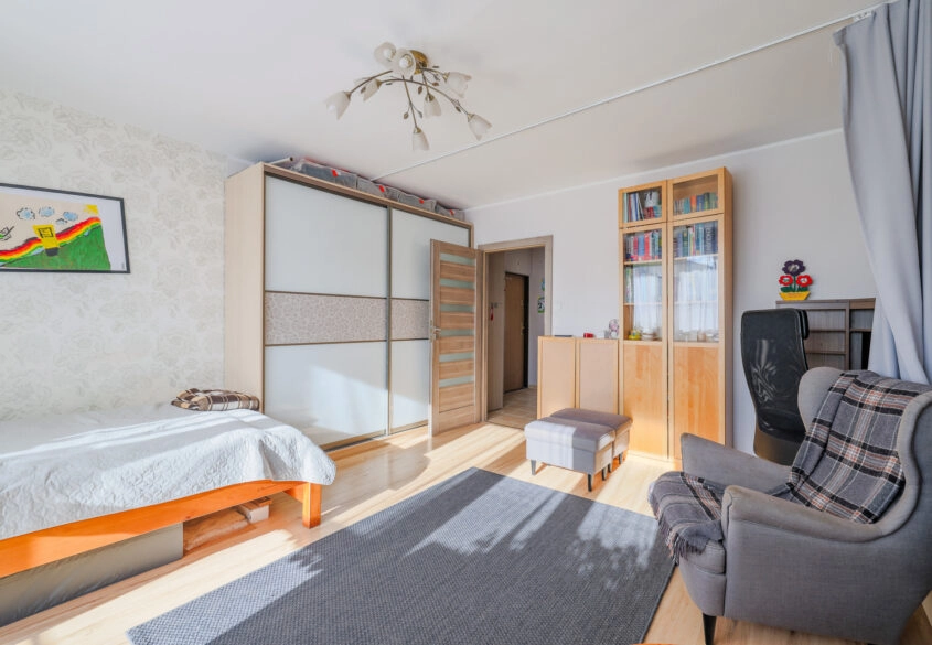 Mieszkanie 2-pok z osobna kuchnią, duży balkon