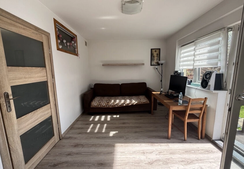 Jasne 2 pokojowe mieszkanie z ogrodem