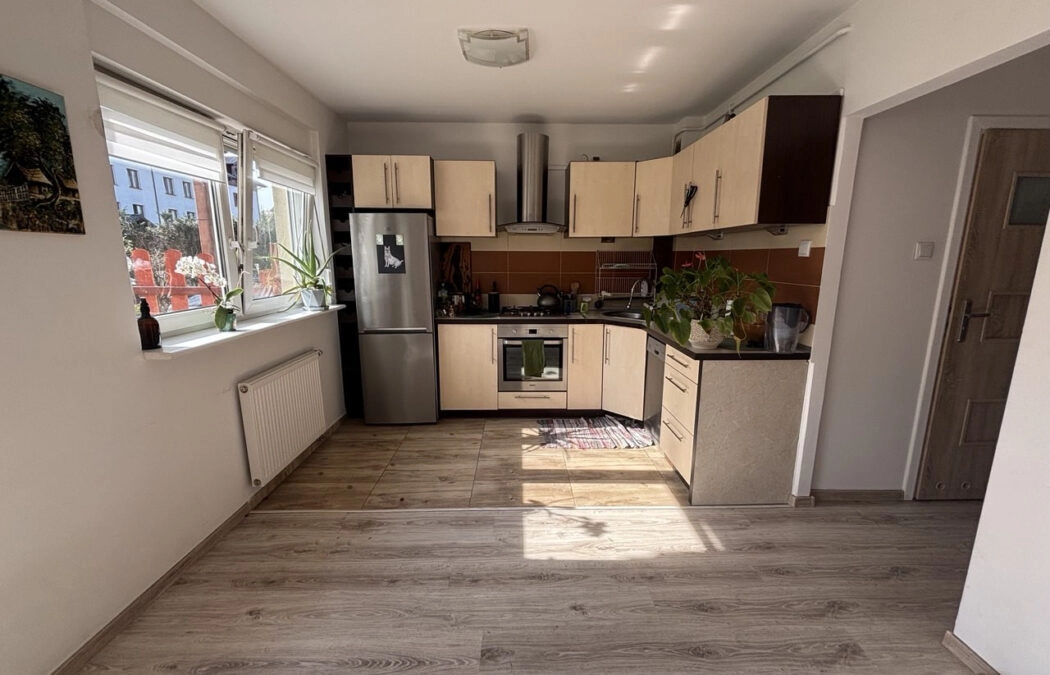 Jasne 2 pokojowe mieszkanie z ogrodem