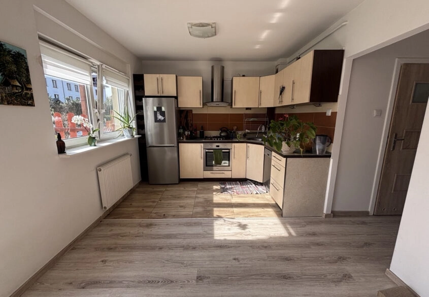 Jasne 2 pokojowe mieszkanie z ogrodem