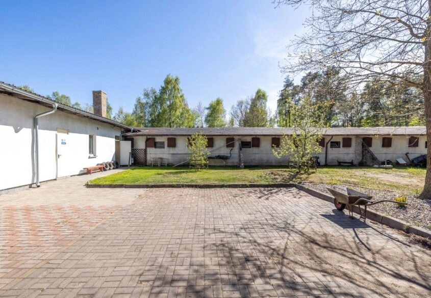 Gdynia Wiczlino Duży dom 2 magazyny otulina lasu