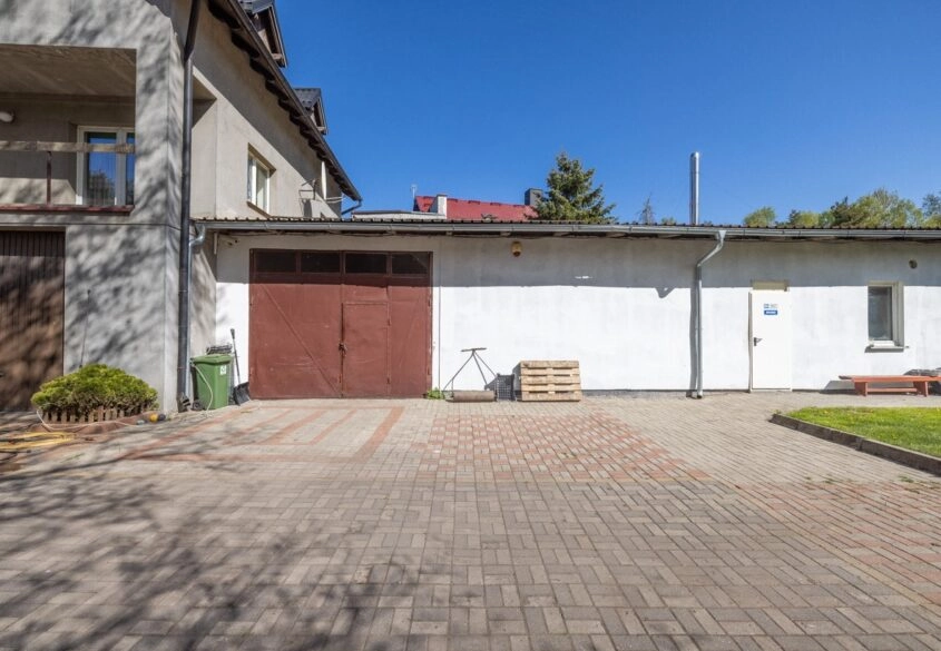 Gdynia Wiczlino Duży dom 2 magazyny otulina lasu