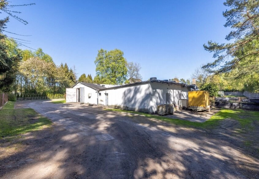 Gdynia Wiczlino Duży dom 2 magazyny otulina lasu