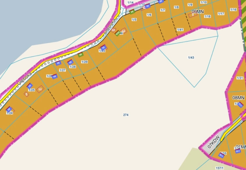 Działka nad jeziorem w otoczeniu zieleni!