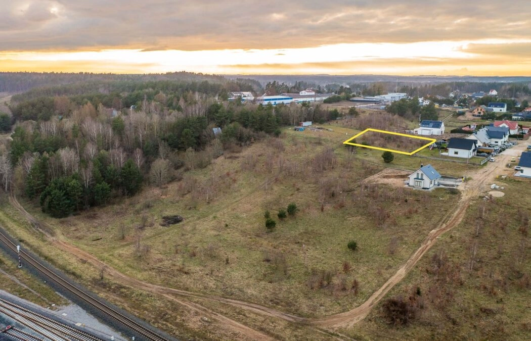 Woda I Prąd | 800m Od Jeziora | Prostokątna