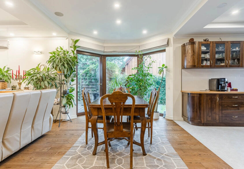 Dom  nad j. Tuchomskim + kawalerka w bryle