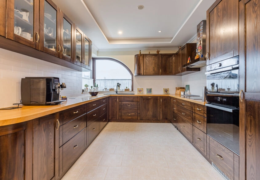 Dom  nad j. Tuchomskim + kawalerka w bryle