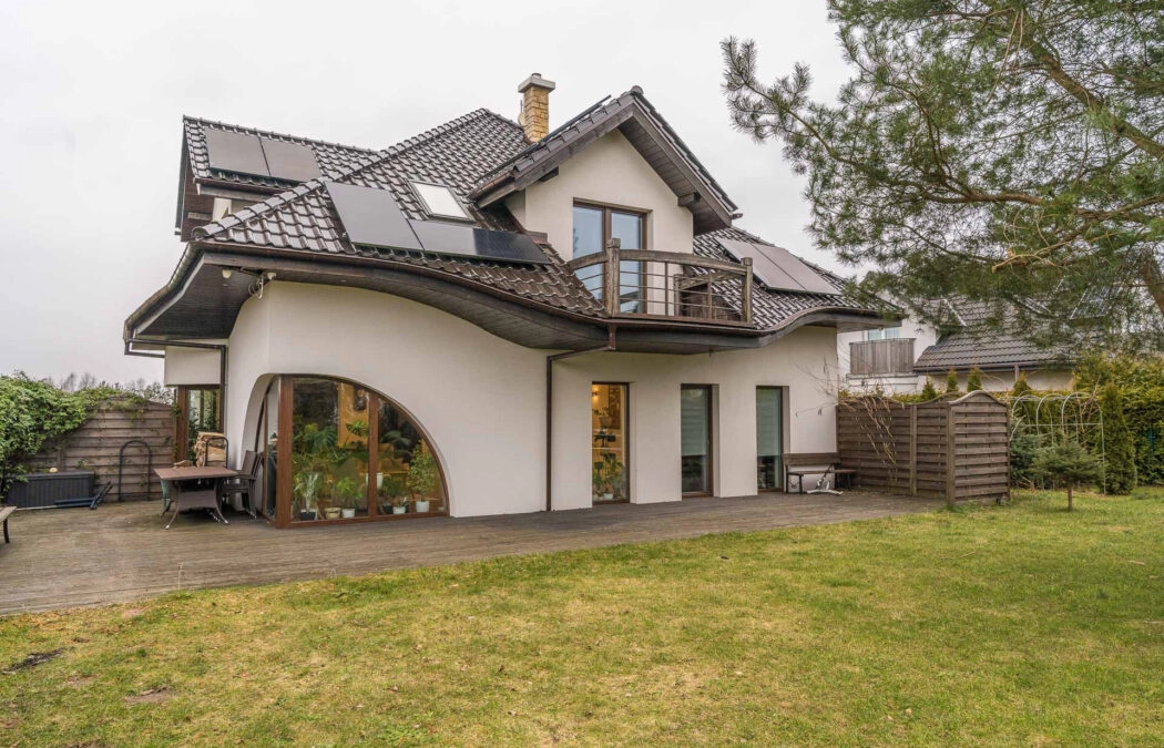 Dom  nad j. Tuchomskim + kawalerka w bryle