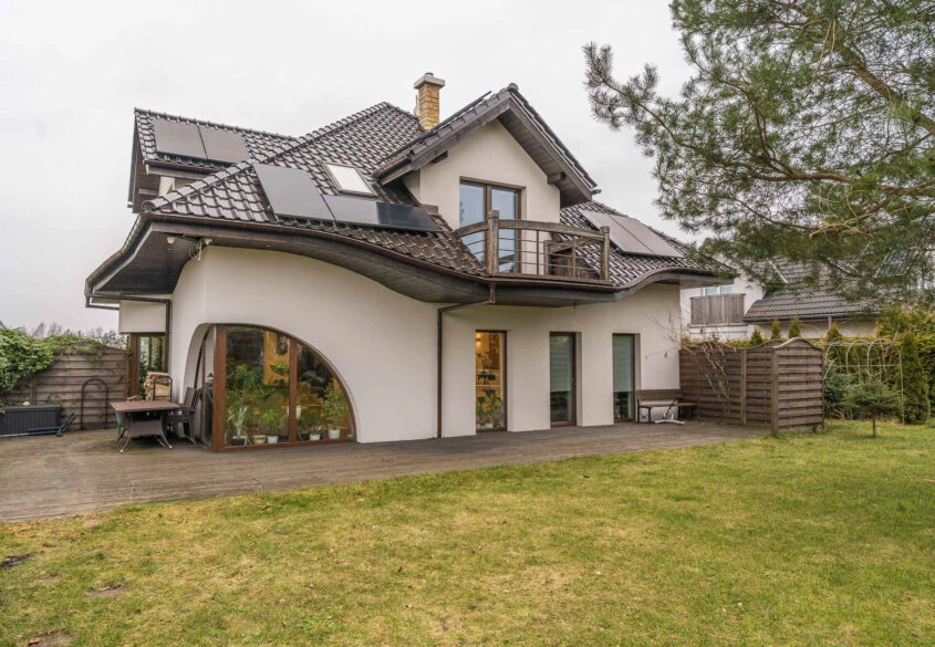 Dom  nad j. Tuchomskim + kawalerka w bryle