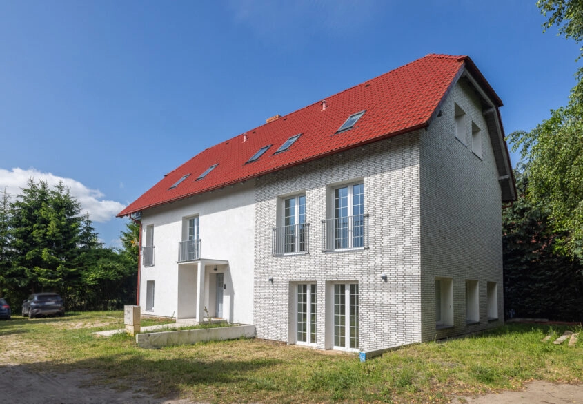 Nowoczesny dom - pensjonat z 6 apartamentami