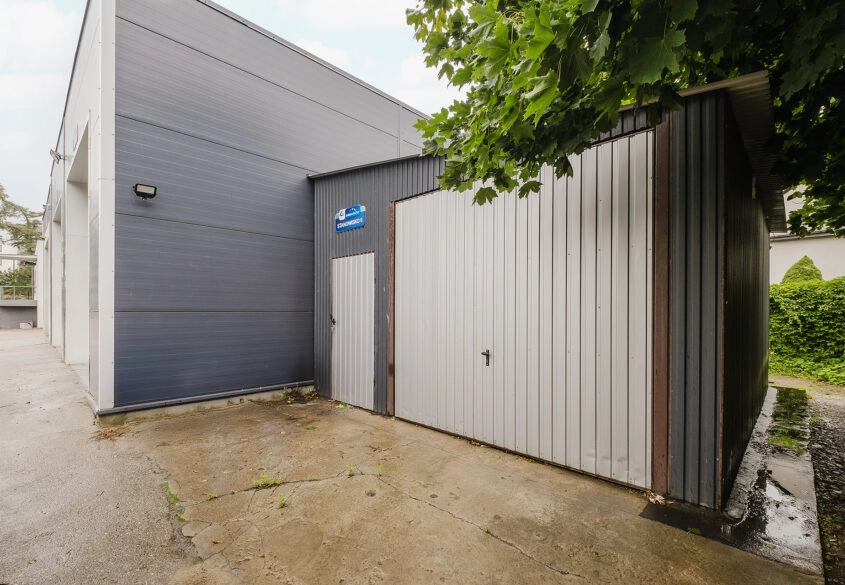 Gotowy warsztat (6 stanowisk, magazyn, biura)!