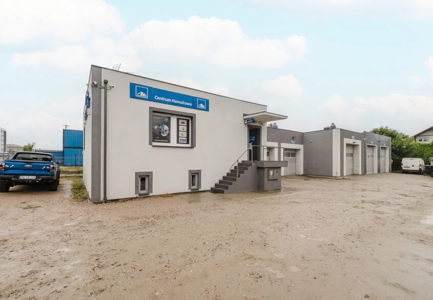 Gotowy warsztat (6 stanowisk, magazyn, biura)!