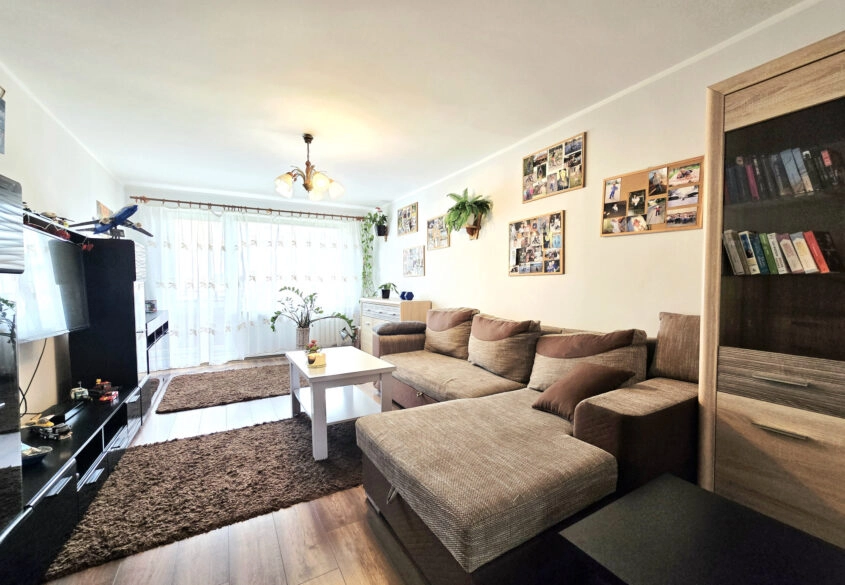 3 pokoje, Dzierzgoń, os. Krasickiego, 1 piętro.