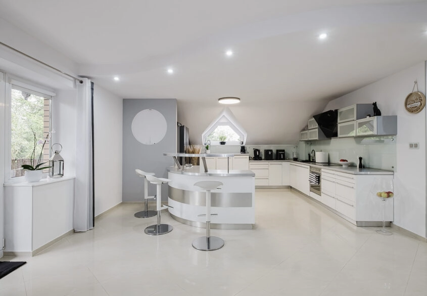 Dom dla dwóch rodzin lub pod działalność, Leźno.