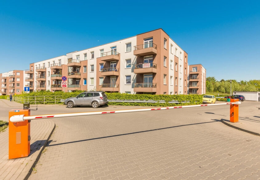 Zakoniczyn- 4 pokoje, hala garaż, balkon! WInda!