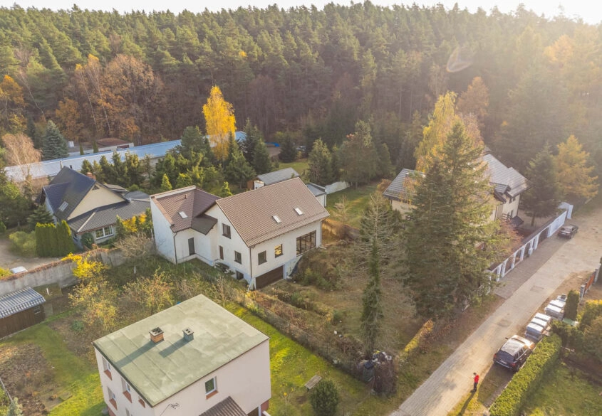 Dom w otulinie lasów oraz jezior- 5 sypialni 410m2