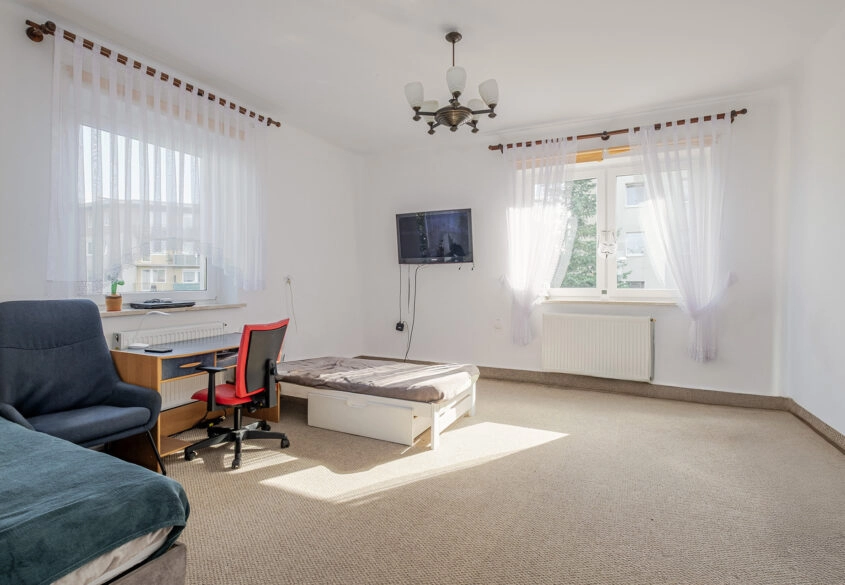 Sprzedam piętro domu z dużym ogródkiem