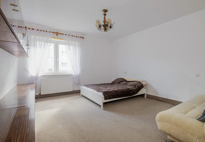 Sprzedam piętro domu z dużym ogródkiem