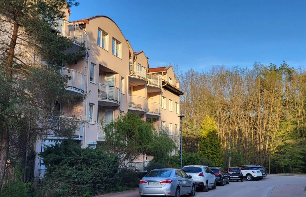 Mieszkanie 2 pokojowe z halą garażową