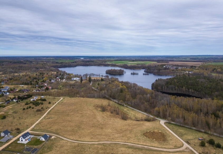 Działka nad Jeziorem Salino