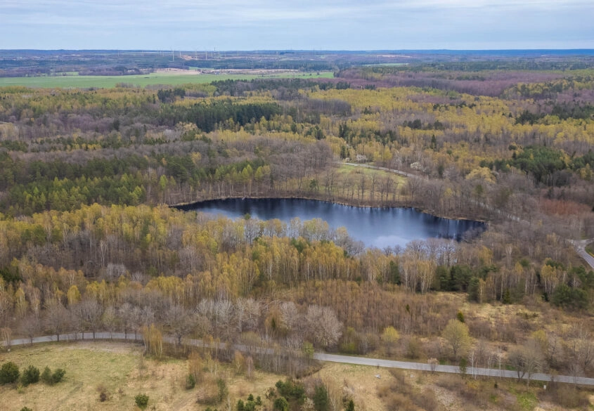 Działka nad Jeziorem Salino