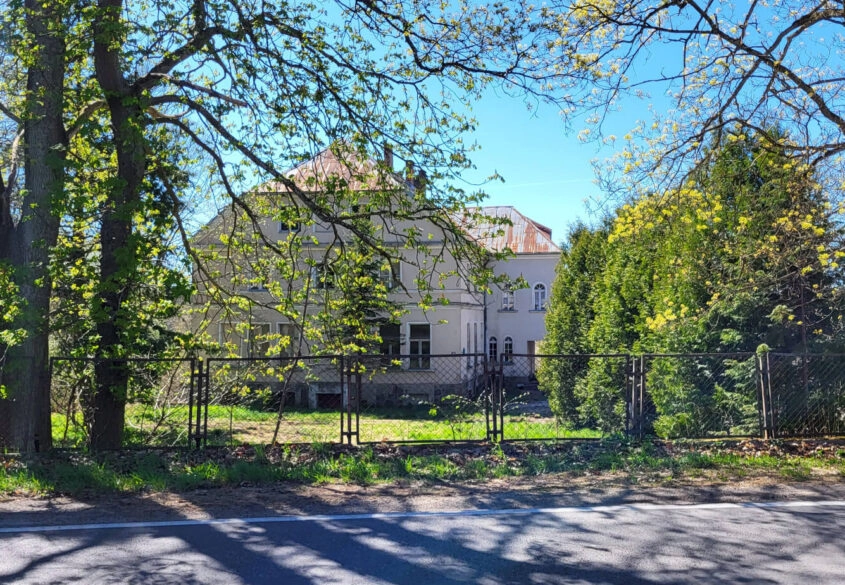 Pałac z XVIII wieku w Gostkowie koło Bytowa