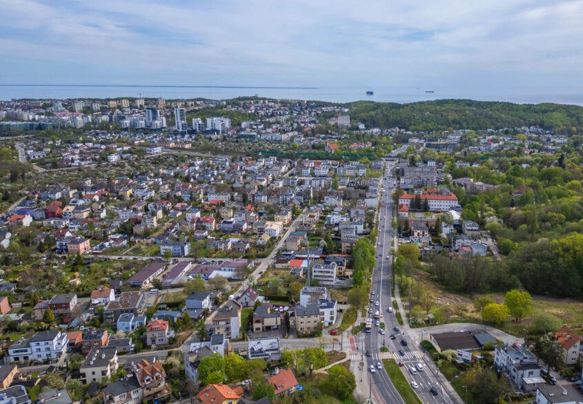 2-letni budynek w centrum Małego Kacka