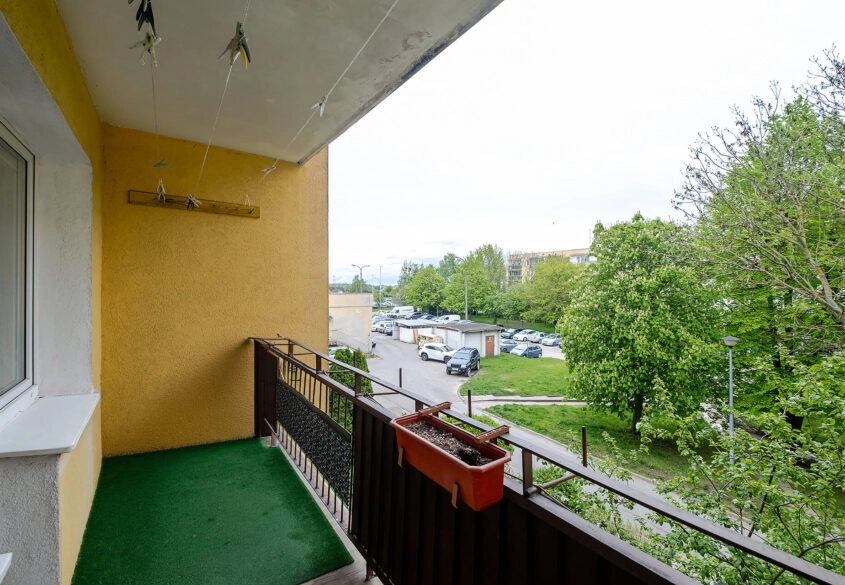 1 piętro! 3 pokoje z loggią i widokiem na zieleń