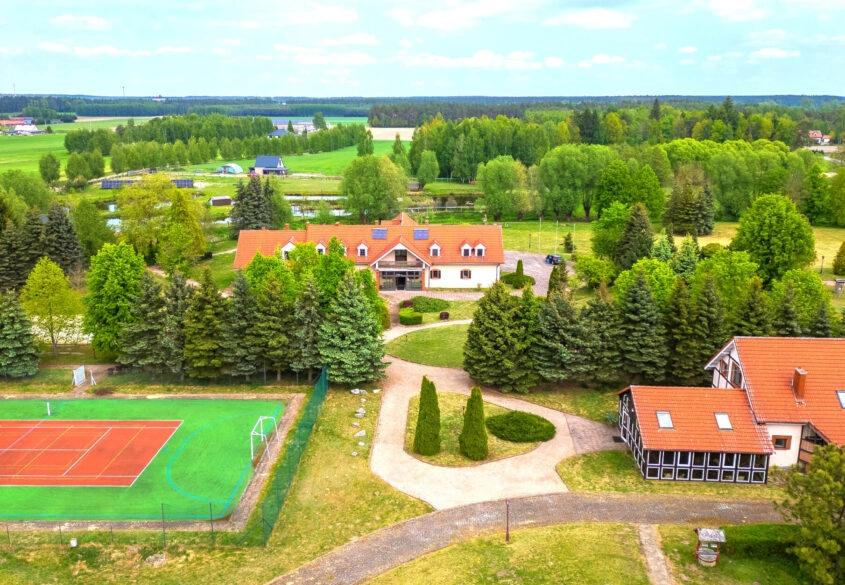 Ośrodek Mazury 6,5 ha, 35 pokoi, 1356m2
