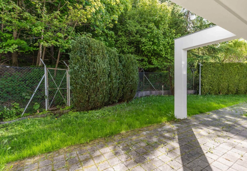 196 m² | ogród | furtka do lasu | hala garaż