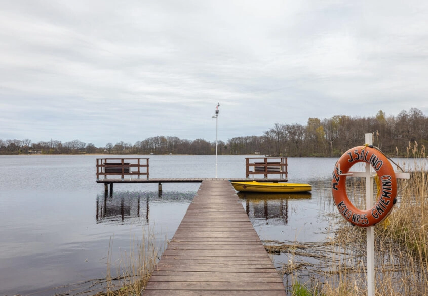 Działka z linią brzegową nad jeziora Salinko
