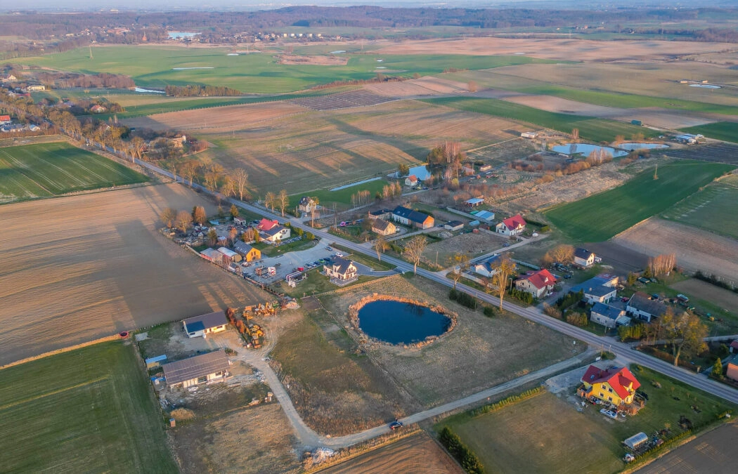 Działka budowlana uzbrojona!!!  1000 m2 k. Trąbek
