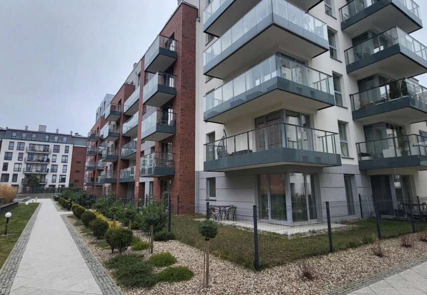 Dwa apartamenty po ok. 40m2 z ogródkiem