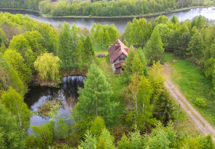 prywatny staw i las | 200 m lini brzegowej