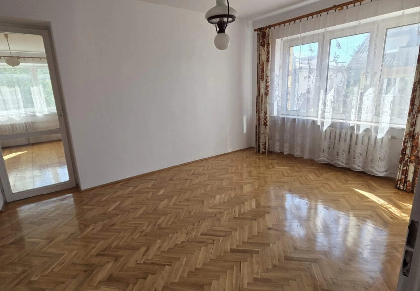 Duży dom dla rodzinny lub dla pracowników