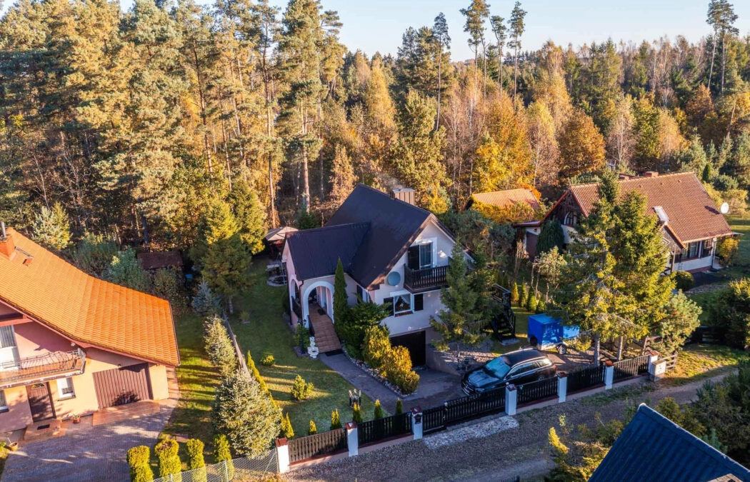 Piękny dom z kominkiem, prywatnym wyjściem do lasu