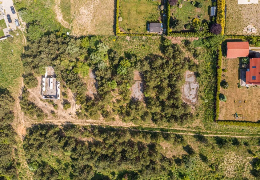 4 działki objęte mpzp dopuszczającym m.in szereg