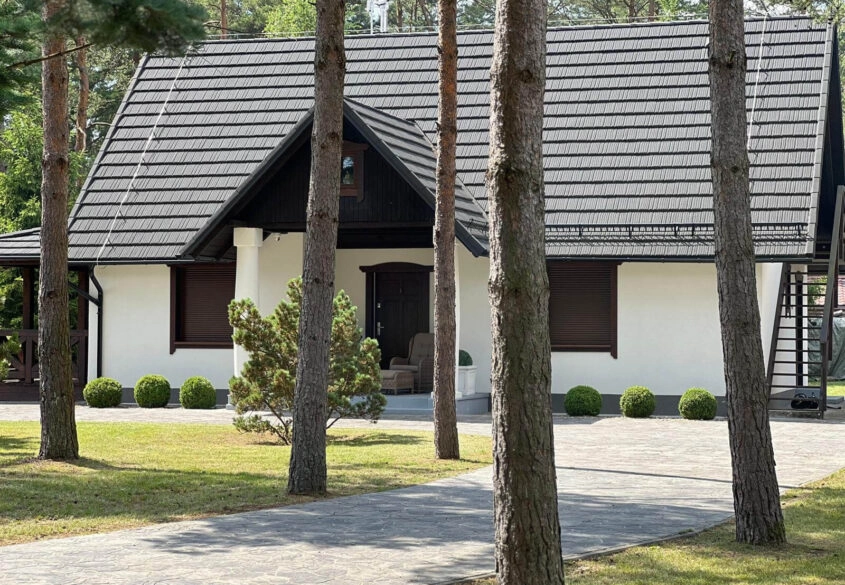 Dwa domy na działce 1823 m² – gotowa inwestycja
