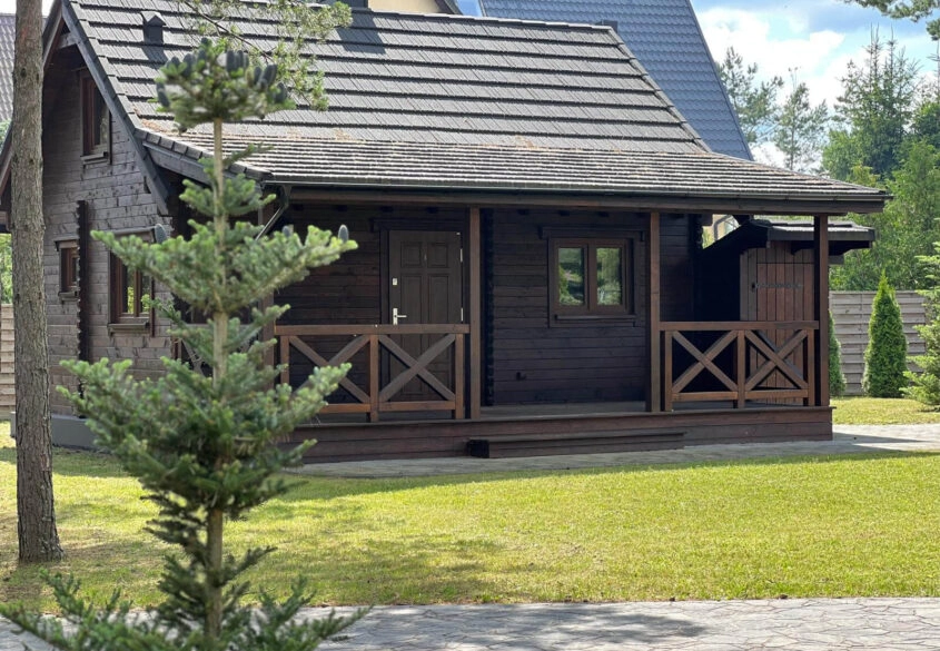 Dwa domy na działce 1823 m² – gotowa inwestycja
