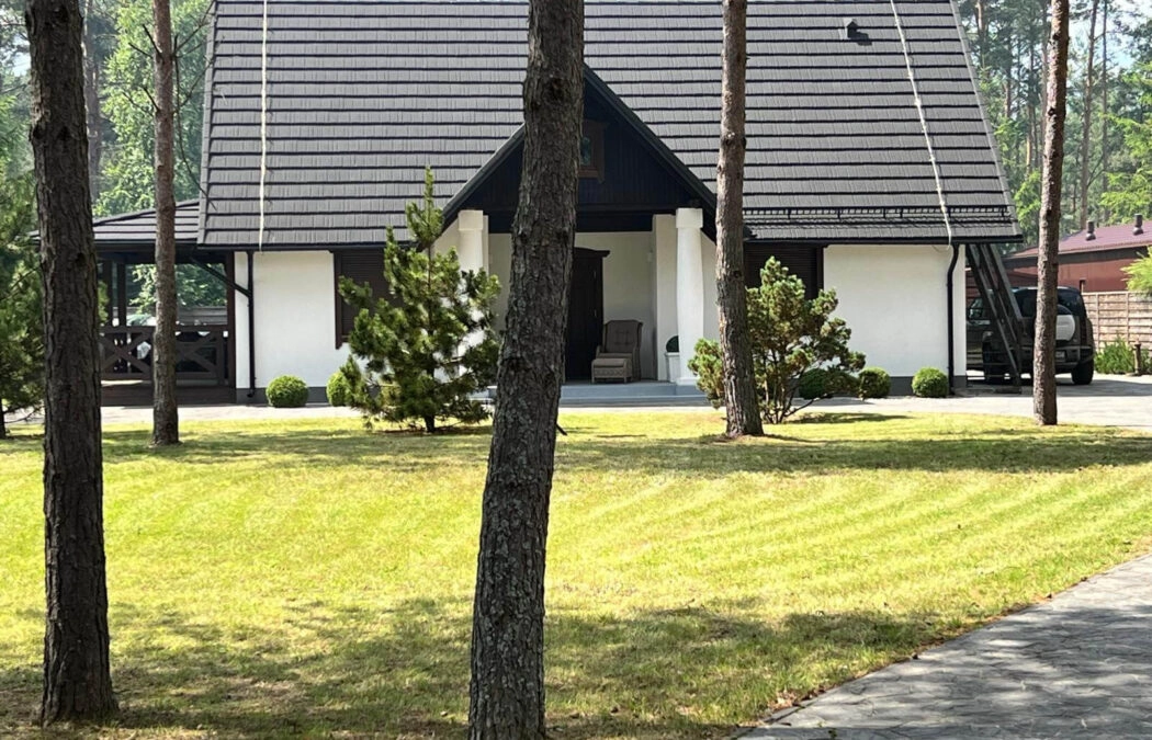 Dwa domy na działce 1823 m² – gotowa inwestycja