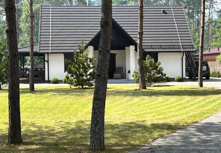 Dwa domy na działce 1823 m² – gotowa inwestycja