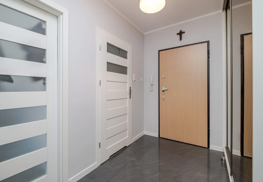Ustawne 2 Pokoje | Balkon | Garaż | Piwnica