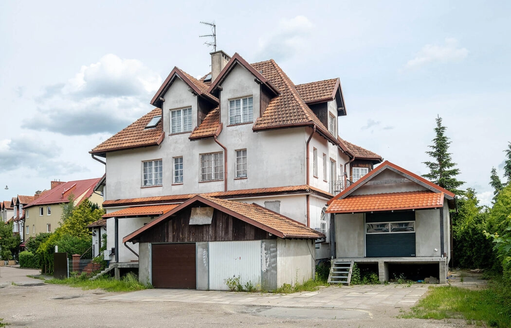 Pow. mieszkalna 350m2 + Pow. produkcyjna 250m2