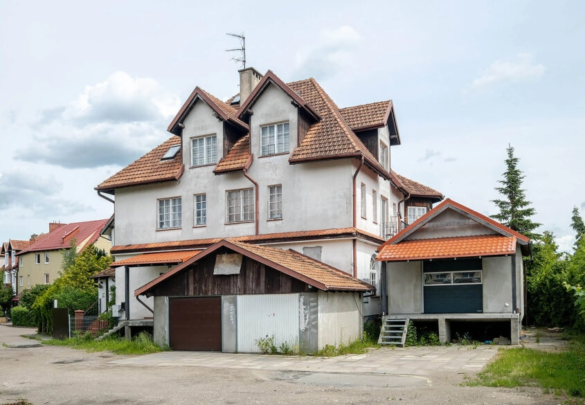 Pow. mieszkalna 350m2 + Pow. produkcyjna 250m2