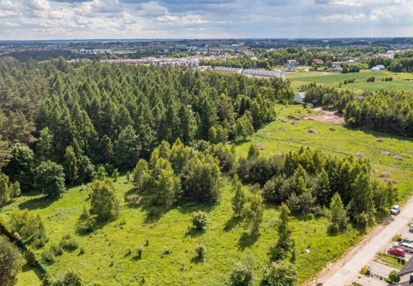 Piękna działka pod lasem 2257 m2 z wydaną WZKą!!.