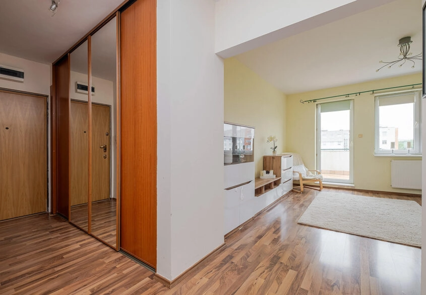 Dwustronne 2 pokoje | Pełne wyposażenie | Balkon