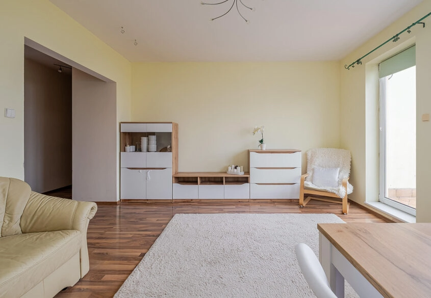 Dwustronne 2 pokoje | Pełne wyposażenie | Balkon