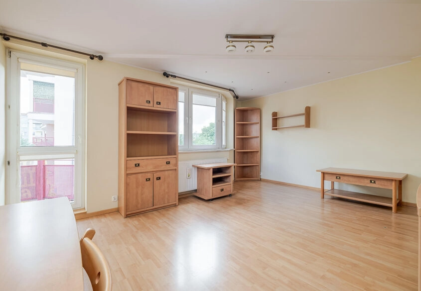 2 pokoje 54m2/komunikacja miejska/Balkon