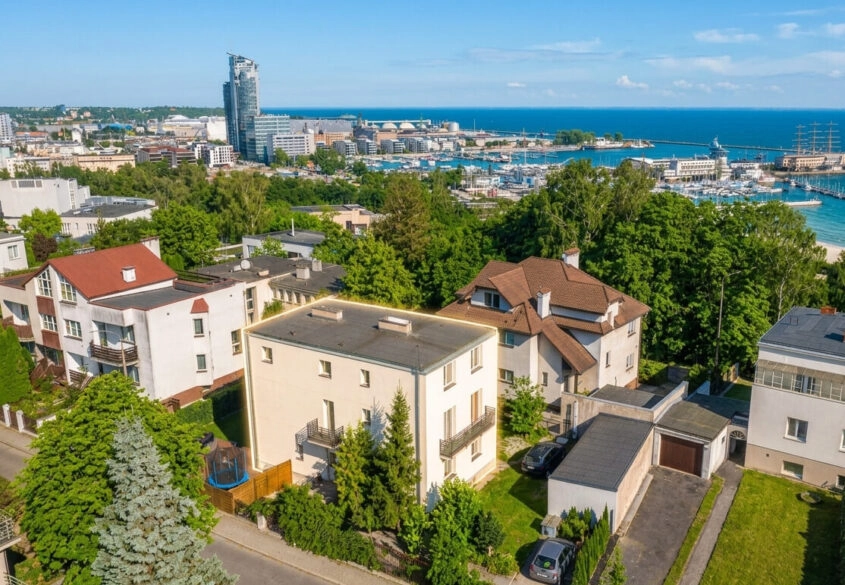 Dwa mieszkania 183 m2 w willi z widokiem na morze!